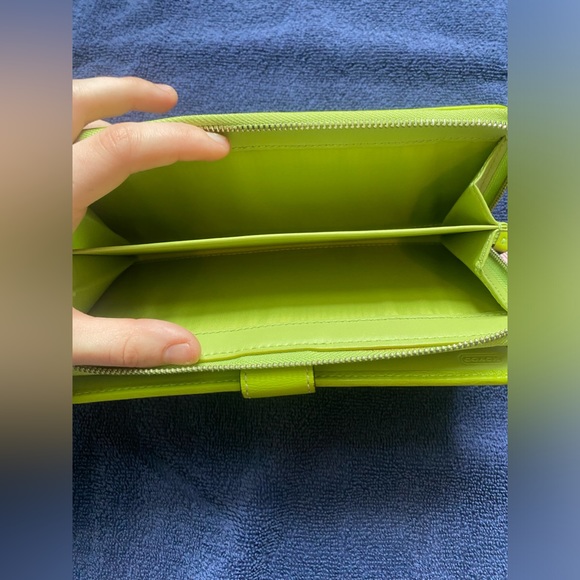 COACH.. Green bag/ purse with wallet and dust bag 3 for 1 - Picture 7 of 13